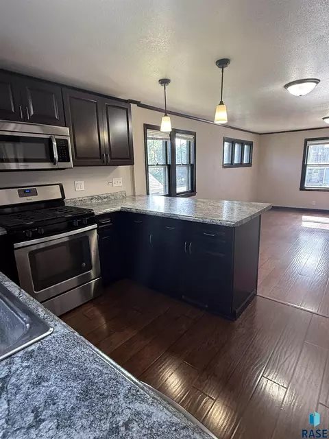 Kitchen - 608 S Conklin Ave, Sioux Falls, SD 57103 photo 3 of 3