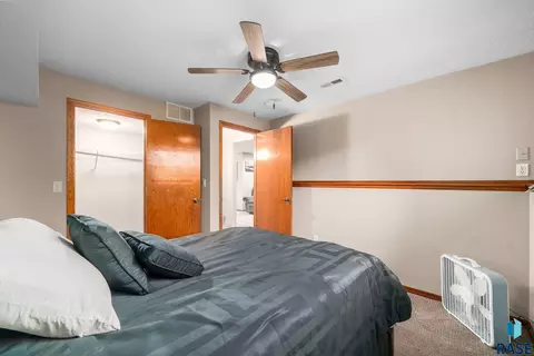 Bedroom - 3737 E Mission St, Sioux Falls, SD 57103 photo 4 of 5
