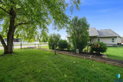 Exterior - 3737 E Mission St, Sioux Falls, SD 57103 photo 9 of 9