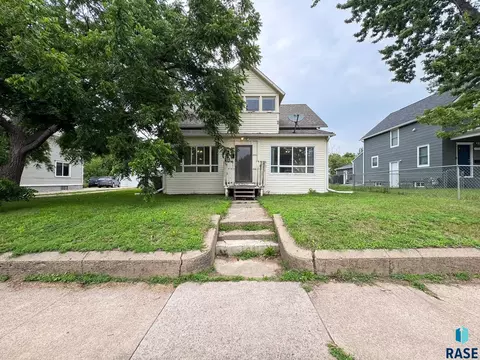 1324 E 6th St, Sioux Falls, SD 57103 photo 1