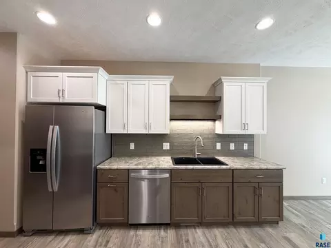 5117 E 67th St, Sioux Falls, SD 57108 photo 10