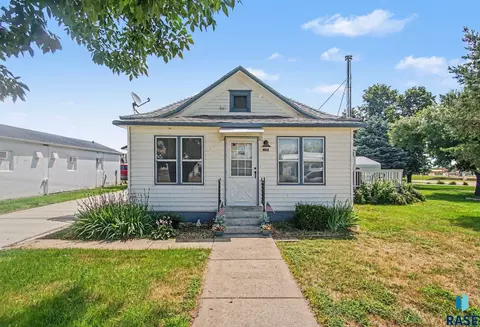 Other - 402 S Maple St, Howard, SD 57349 photo 1 of 7