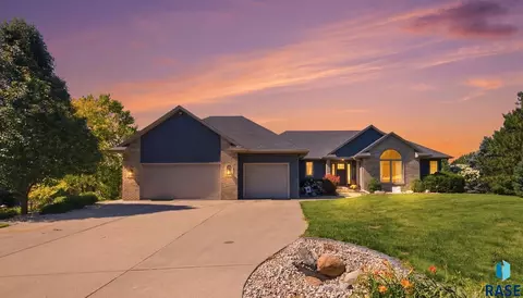 7005 E Mystic Dr, Sioux Falls, SD 57110