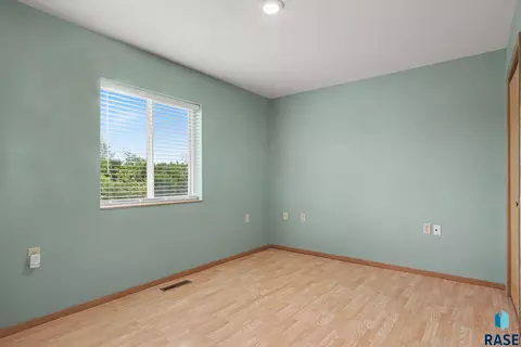 706 S Maple St, Howard, SD 57349 photo 13