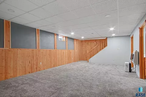 706 S Maple St, Howard, SD 57349 photo 24