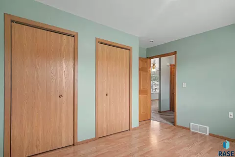 706 S Maple St, Howard, SD 57349 photo 12