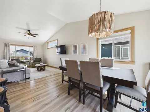 Dining - 7509 E 49th St, Sioux Falls, SD 57110 photo 1 of 2