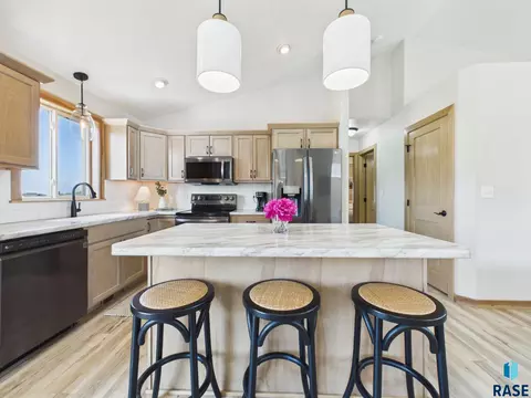 Kitchen - 7509 E 49th St, Sioux Falls, SD 57110 photo 2 of 4
