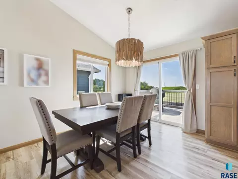 Dining - 7509 E 49th St, Sioux Falls, SD 57110 photo 2 of 2