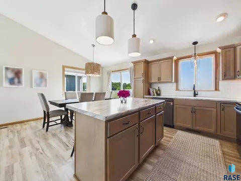 Kitchen - 7509 E 49th St, Sioux Falls, SD 57110 photo 3 of 4