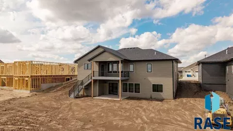 Exterior - 6505 E Fieldview St, Sioux Falls, SD 57110 photo 5 of 5