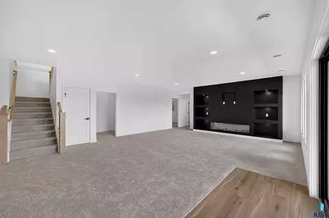 Living - 6505 E Fieldview St, Sioux Falls, SD 57110 photo 9 of 11