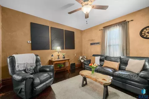 Living - 304 E 2nd St, Canton, SD 57013 photo 4 of 7