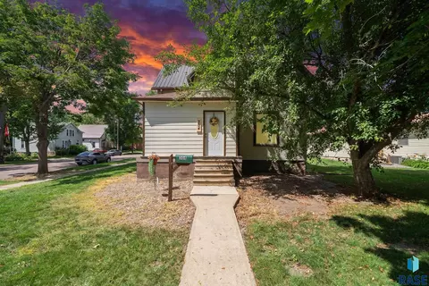 Other - 304 E 2nd St, Canton, SD 57013 photo 2 of 9