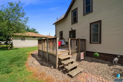 Exterior - 304 E 2nd St, Canton, SD 57013 photo 2 of 8
