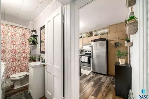 Entry Way - 304 E 2nd St, Canton, SD 57013 photo 1 of 3