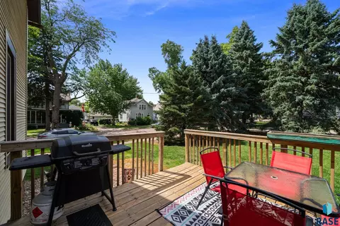 Exterior - 304 E 2nd St, Canton, SD 57013 photo 4 of 8