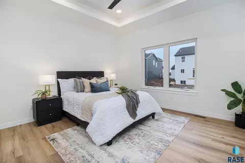 Bedroom - 5508 E Morningside Cir, Sioux Falls, SD 57110 photo 1 of 6