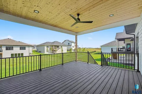 Exterior - 5508 E Morningside Cir, Sioux Falls, SD 57110 photo 3 of 6