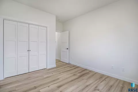 Bedroom - 5508 E Morningside Cir, Sioux Falls, SD 57110 photo 6 of 6