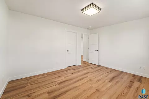 Bedroom - 5508 E Morningside Cir, Sioux Falls, SD 57110 photo 5 of 8