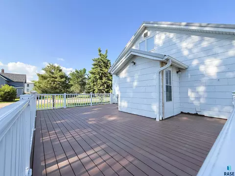Exterior - 201 S Section Line St, Howard, SD 57349 photo 6 of 9