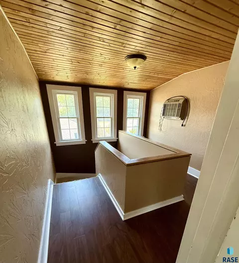 821 E 2nd Ave, Mitchell, SD 57301 photo 29