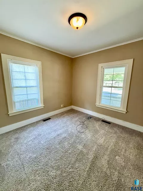 821 E 2nd Ave, Mitchell, SD 57301 photo 18