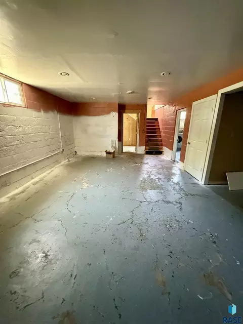 821 E 2nd Ave, Mitchell, SD 57301 photo 33