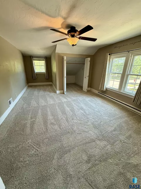 821 E 2nd Ave, Mitchell, SD 57301 photo 23