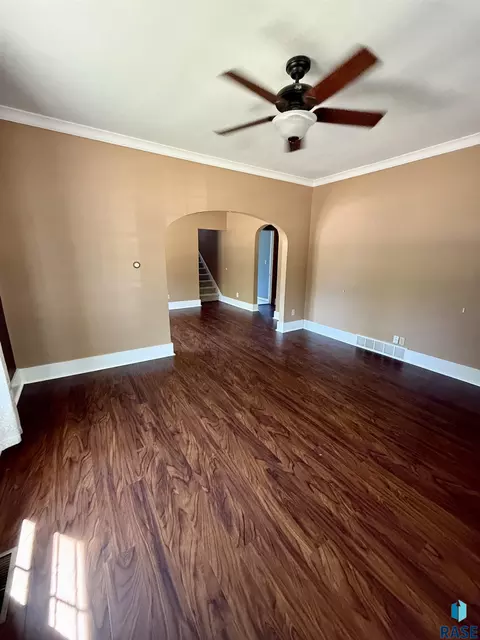 821 E 2nd Ave, Mitchell, SD 57301 photo 9