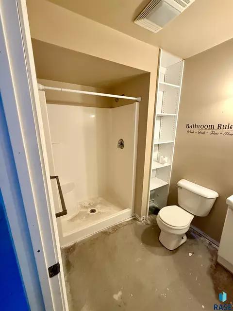 821 E 2nd Ave, Mitchell, SD 57301 photo 31
