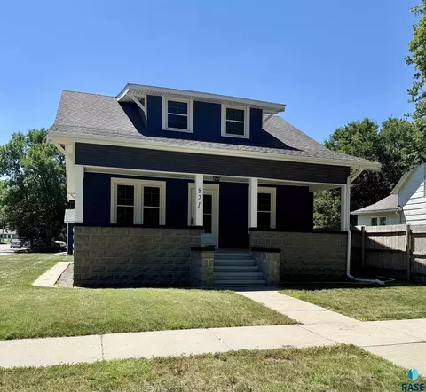821 E 2nd Ave, Mitchell, SD 57301 photo 1