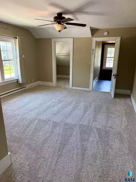 821 E 2nd Ave, Mitchell, SD 57301 photo 25