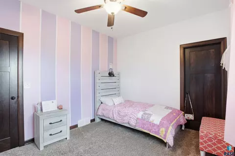 Bedroom - 46878 270th St, Tea, SD 57064 photo 3 of 4