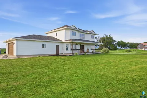 Exterior - 46878 270th St, Tea, SD 57064 photo 2 of 2