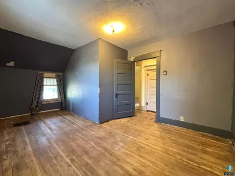 Bedroom - 603 N Broadway Ave, Miller, SD 57362 photo 3 of 6