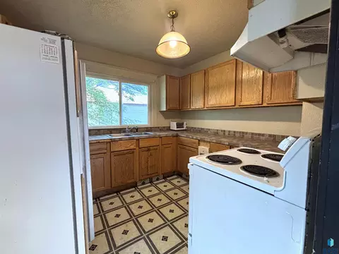 Kitchen - 603 N Broadway Ave, Miller, SD 57362 photo 1 of 5