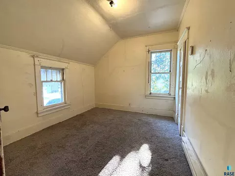 Bedroom - 603 N Broadway Ave, Miller, SD 57362 photo 5 of 6