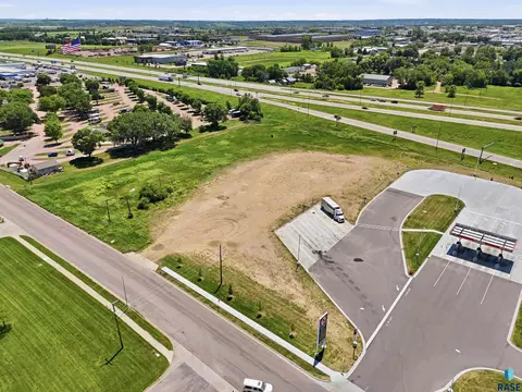 1301 E Robur Dr, Sioux Falls, SD 57104 photo 12