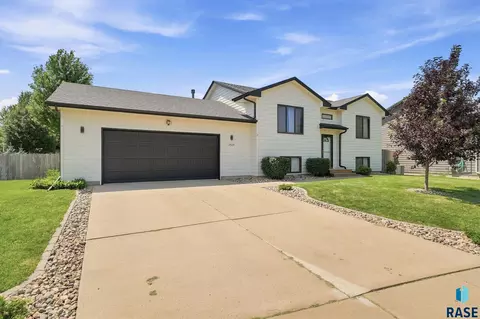 3929 S Camden Ave, Sioux Falls, SD 57106