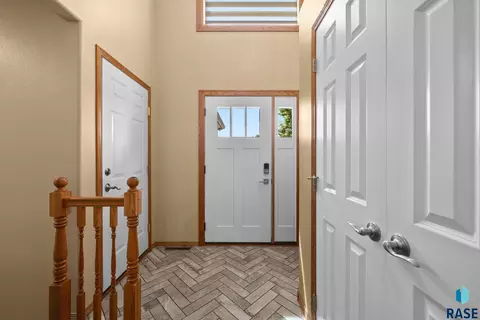 Entry Way - 2004 E Briar Den Ct, Sioux Falls, SD 57108 photo 1 of 1