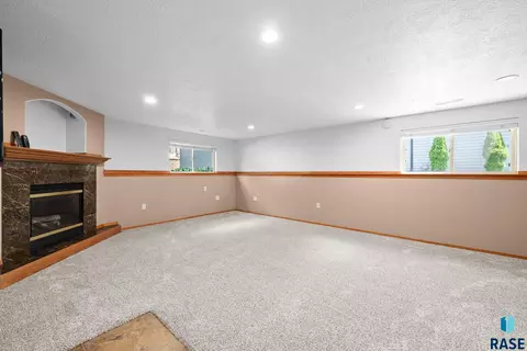 Living - 2004 E Briar Den Ct, Sioux Falls, SD 57108 photo 13 of 13