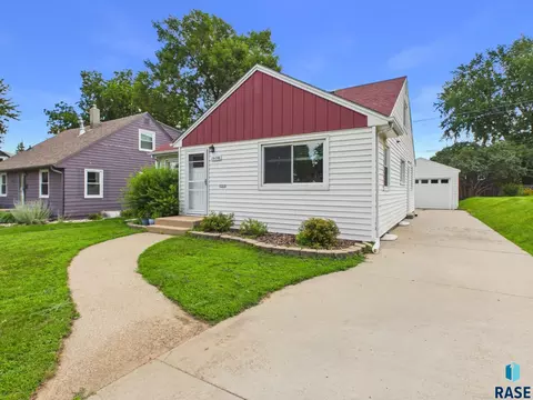 1608 S Sherman Ave, Sioux Falls, SD 57105