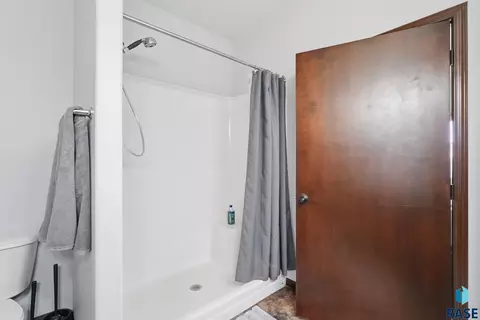 Bath - 712 El Dorado Ct, Sioux Falls, SD 57108 photo 1 of 2