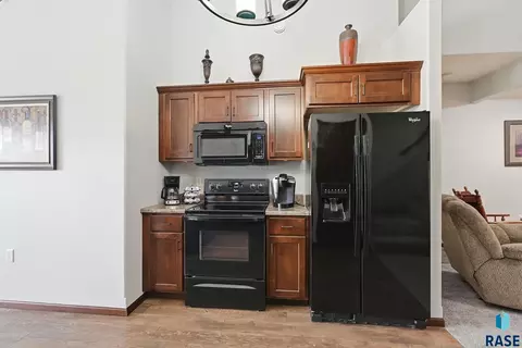 Kitchen - 712 El Dorado Ct, Sioux Falls, SD 57108 photo 1 of 2