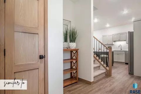 Entry Way - 5724 E Marley Pl, Sioux Falls, SD 57108 photo 3 of 3