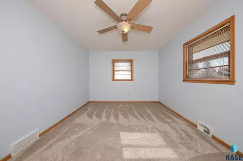 Bedroom - 609 S Main St, Lennox, SD 57039 photo 3 of 6