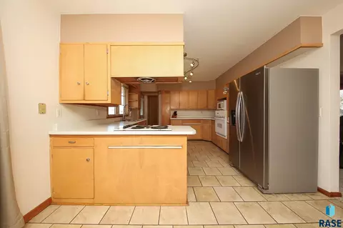 Kitchen - 609 S Main St, Lennox, SD 57039 photo 3 of 3