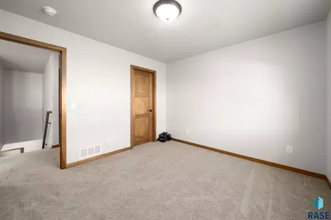 Bedroom - 8133 E Tencate Pl, Sioux Falls, SD 57110 photo 5 of 5